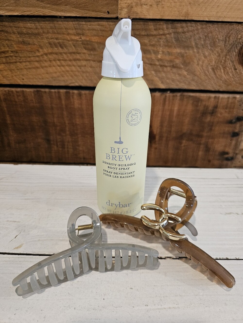 Drybar Big Brew Root Spray in Pale Yellow w/ Two Claw Clips